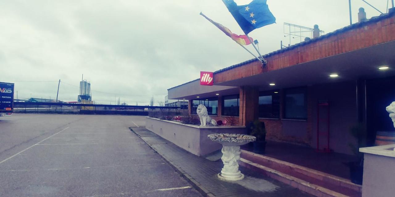 Hotel Ria De Vigo "Tierra De Campos" Becilla de Valderaduey Ngoại thất bức ảnh